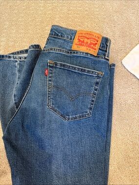 Levi's Men's Slim Straight Blue Jeans with Signature Patch
